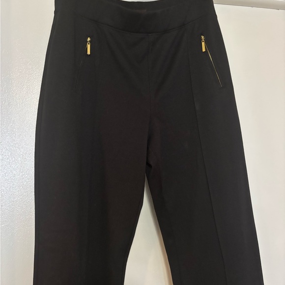 Dana Buchman Pants - Stretchy pull on pants with zipper detail